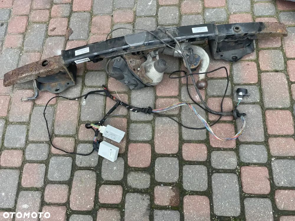 bmw e90 e91 hak elektryczny SPRAWNY ORYGINAŁ ! Wysuwany ( filmik )