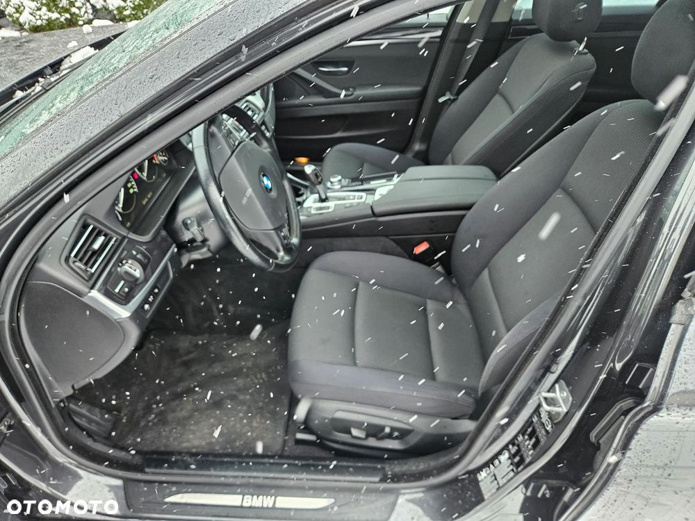 BMW Seria 5 520d xDrive - 25
