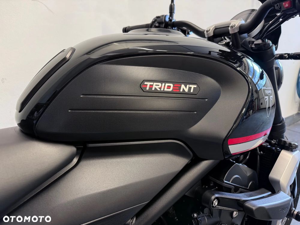 Triumph Trident - 30