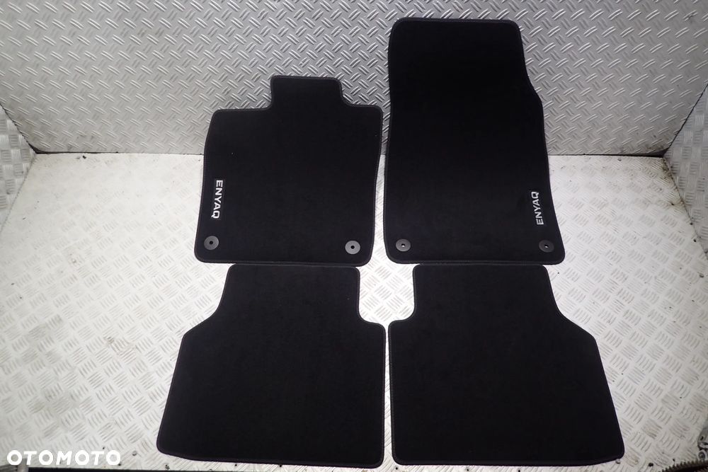 DYWANIKI WELUROWE SKODA ENYAQ IV, SUPERB IV, FABIA IV MONTE CARLO, ELROQ, OCTAIVIA IV, - 1