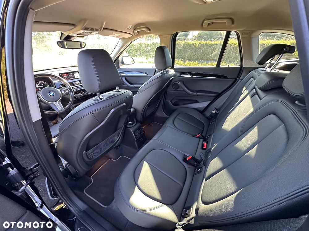 BMW X1 sDrive18i xLine - 19