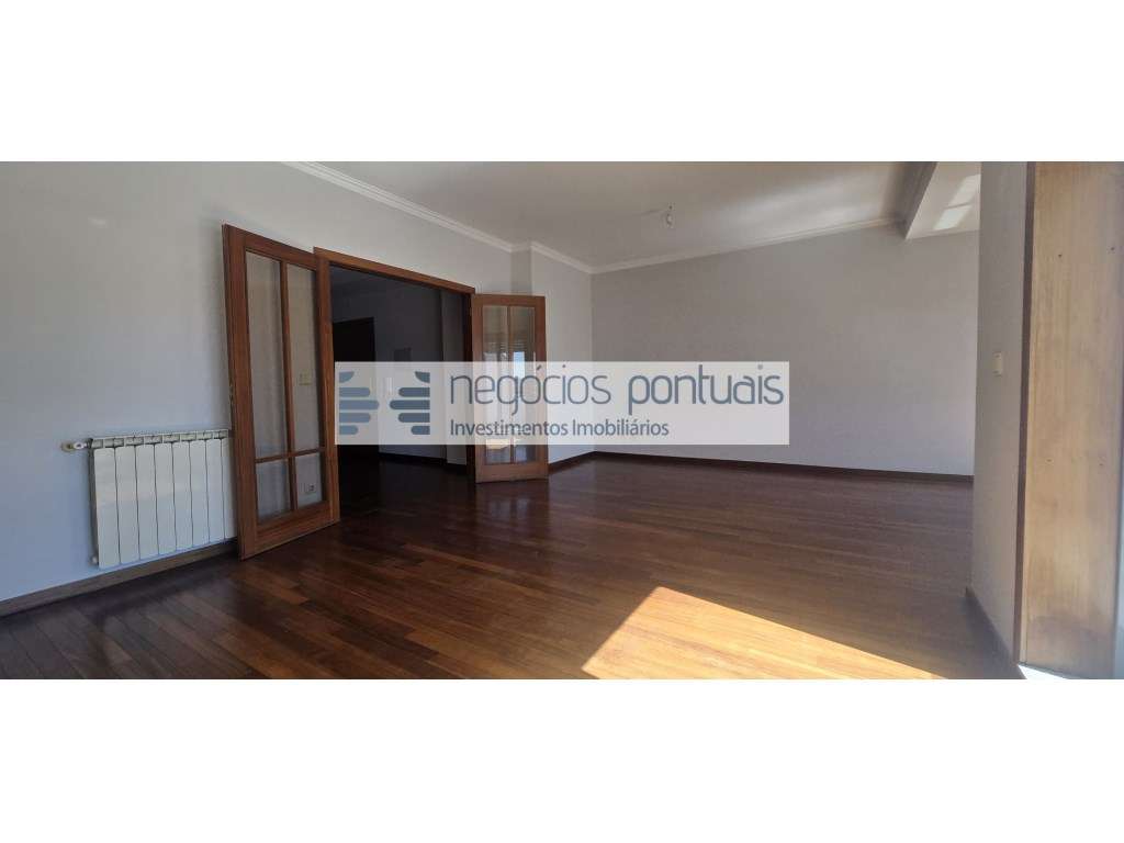 Excelente apartamento T5 Duplex - Grande imagem: 4/32