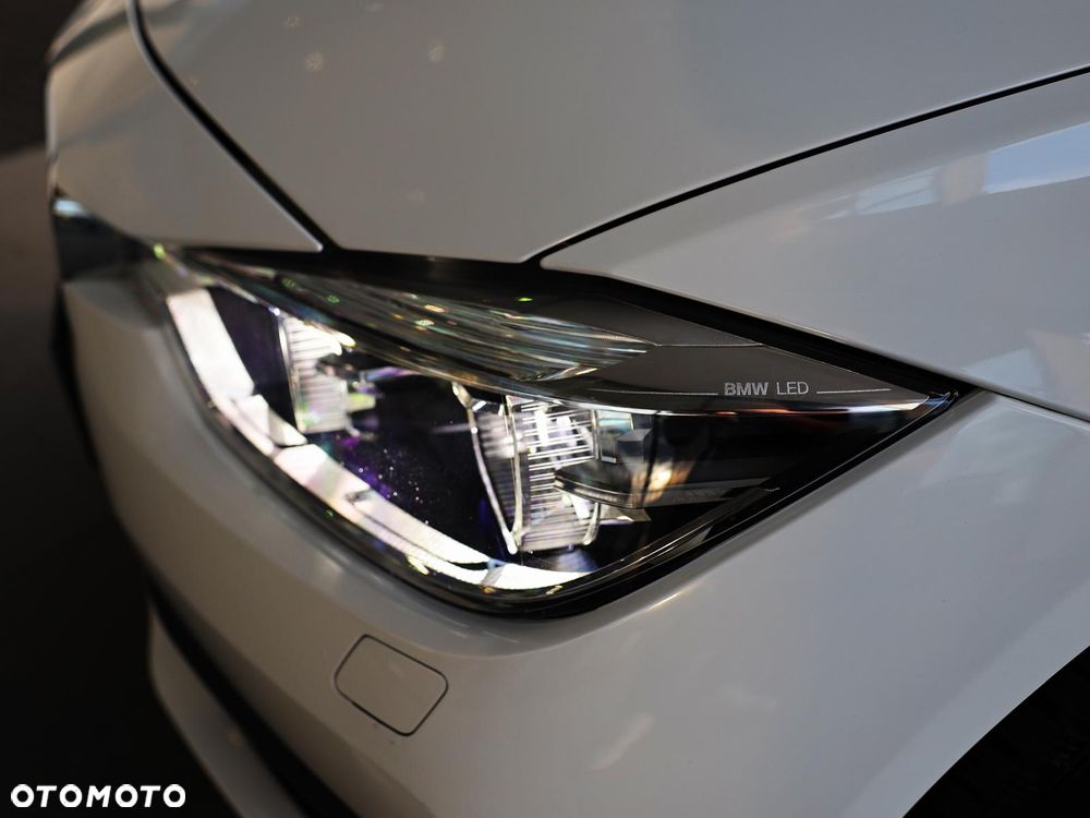 BMW Seria 3 318i - 8