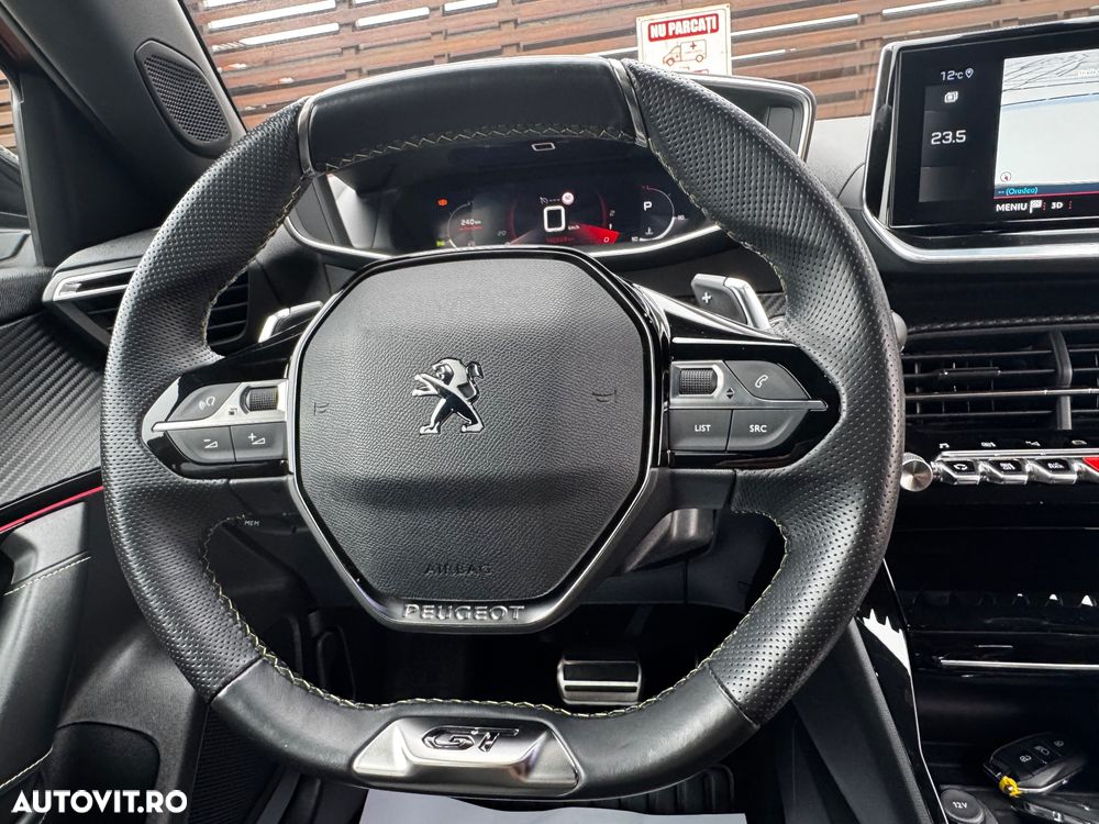 Peugeot 2008 PureTech 130 EAT8 GT - 25