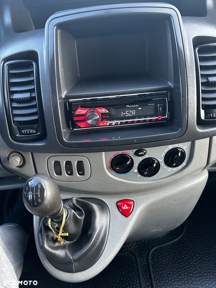 Renault Trafic - 12