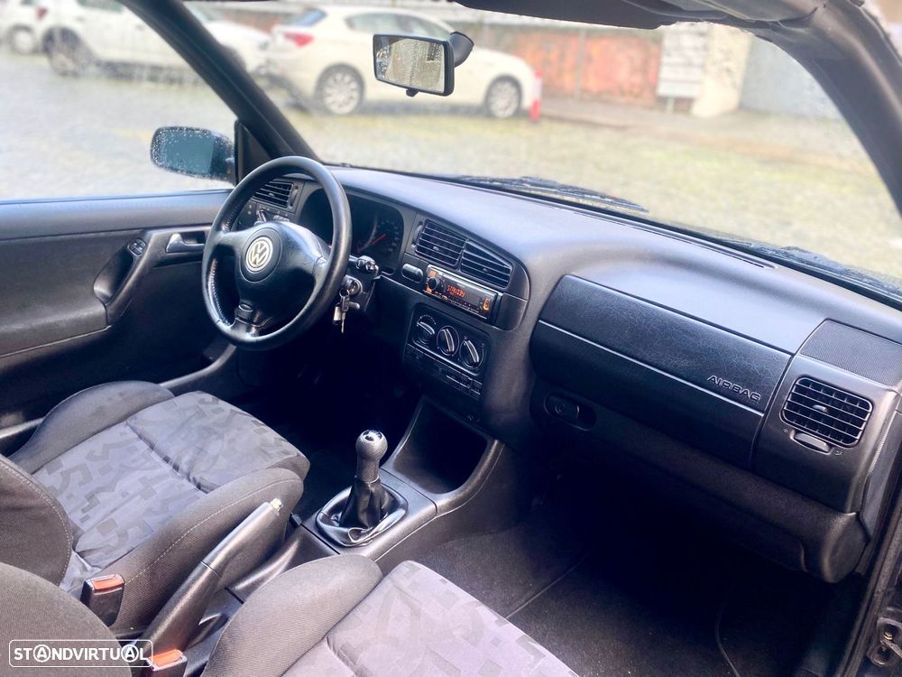 VW Golf Cabriolet 1.6 - 23