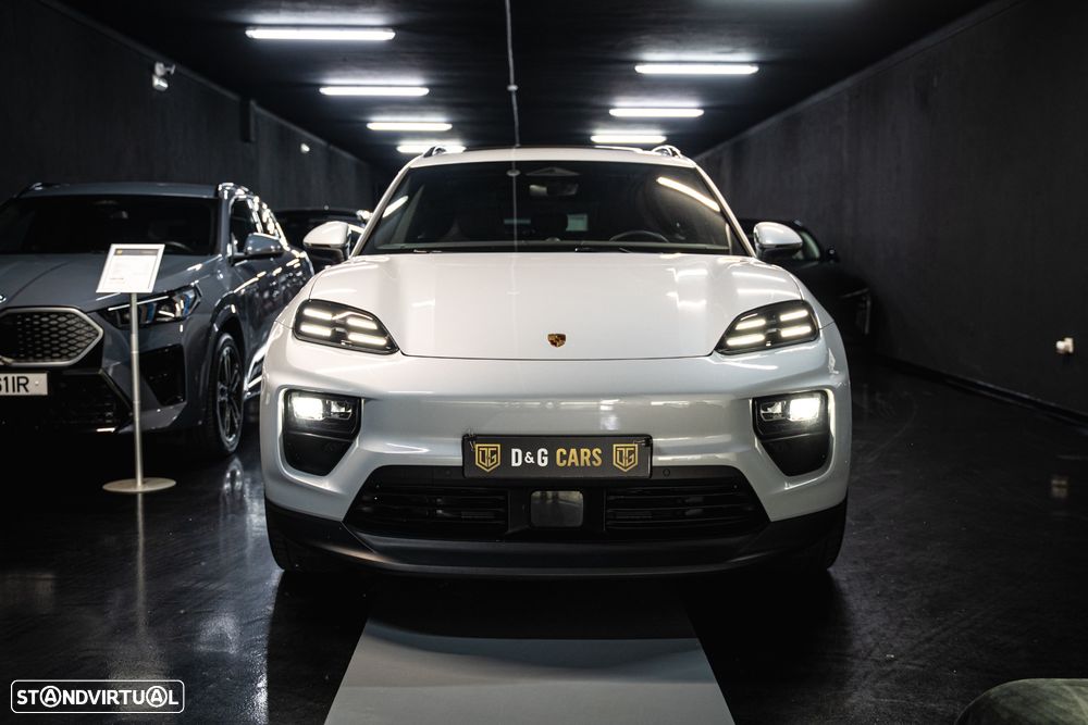 Porsche Macan Electric 4 - 4