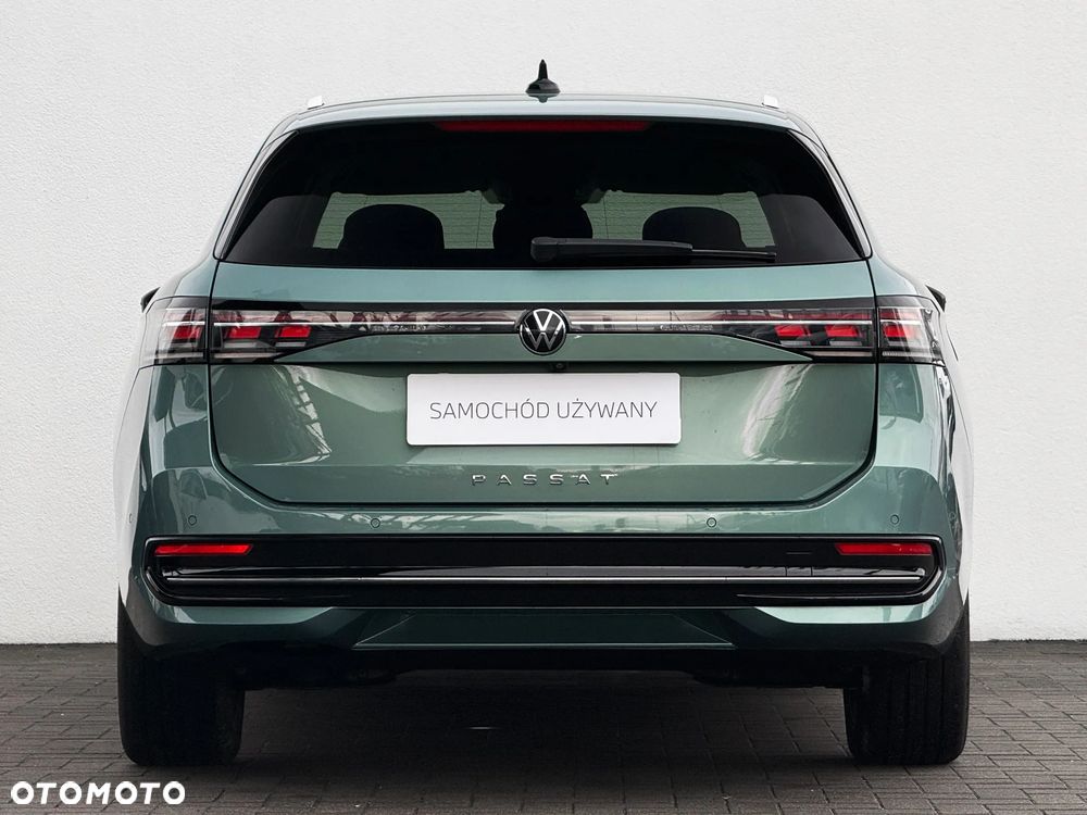 Volkswagen Passat Variant 2.0 TDI SCR DSG Elegance - 9