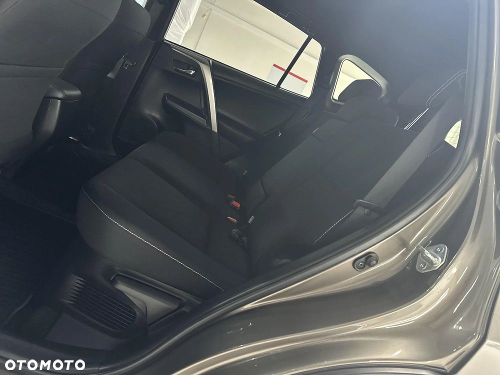 Toyota RAV4 Hybrid Style 4x4 - 25