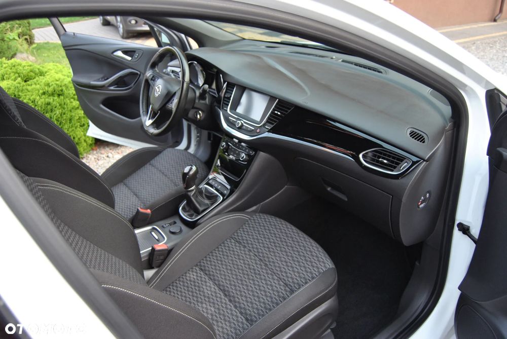 Opel Astra 1.4 T Sport S&S - 19