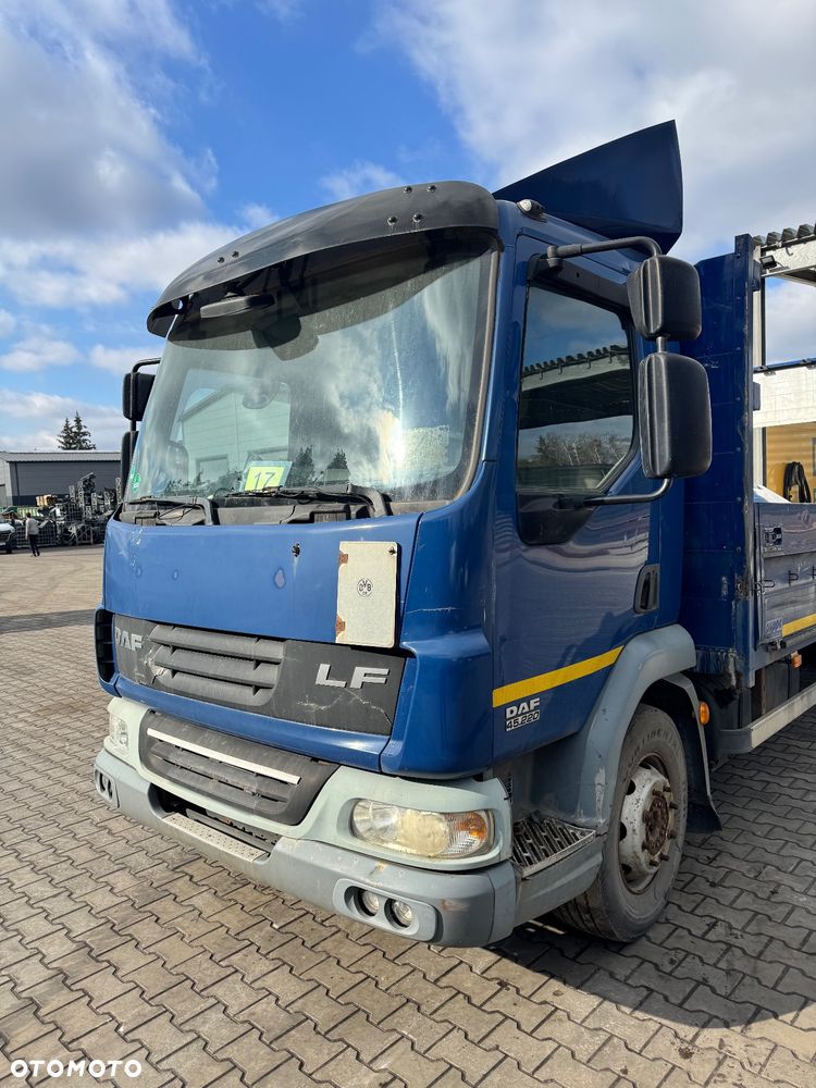 Kompletna kabina + owiewka + zderzak + stopnice Daf LF 45.220 Euro 5 - 1