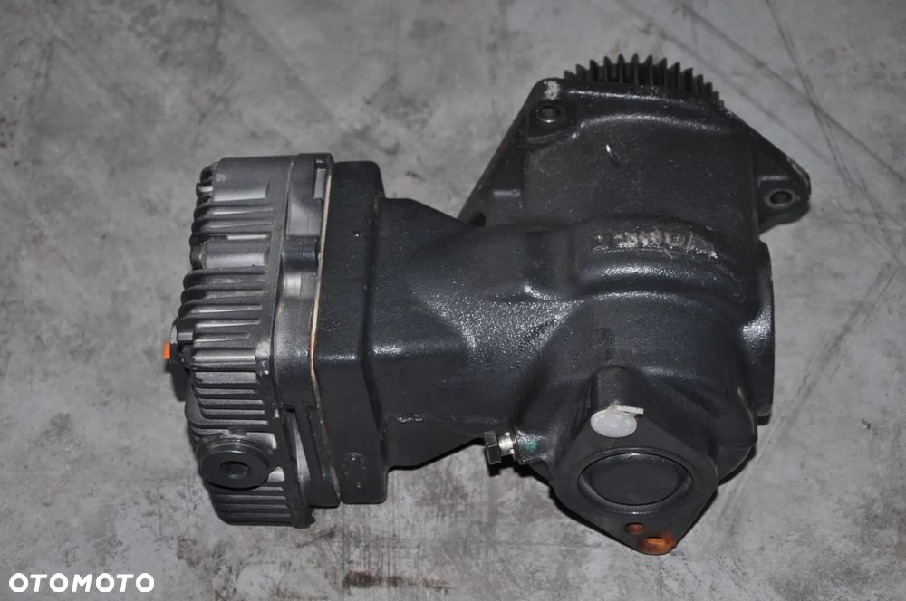SPREZARKA KOMPRESOR POWIETRZA DEUTZ FAHR 6.1L6 - 4