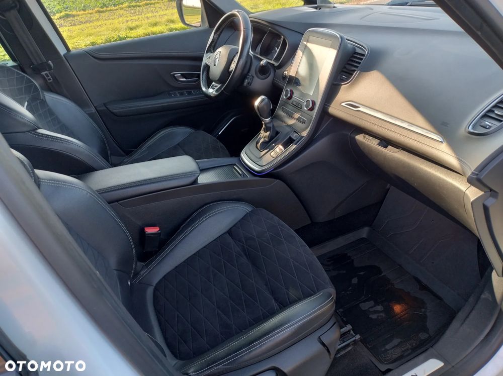 Renault Grand Scenic - 25