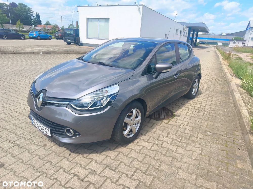 Renault Clio 1.2 16V 75 Life - 17