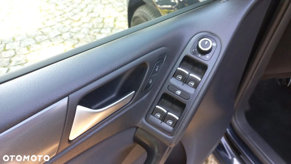 Volkswagen Golf 1.6 TDI DPF BlueMotion Technology Style - 15