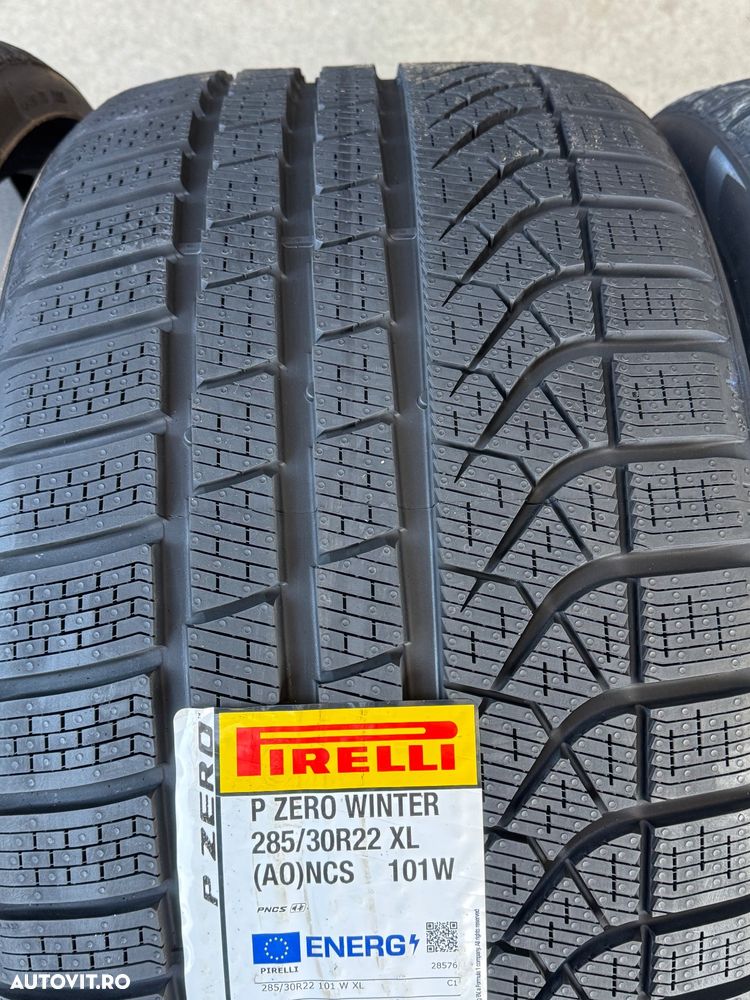 Vând 4 anvelope 285/30/22 Pirelli de iarnă noi - 4