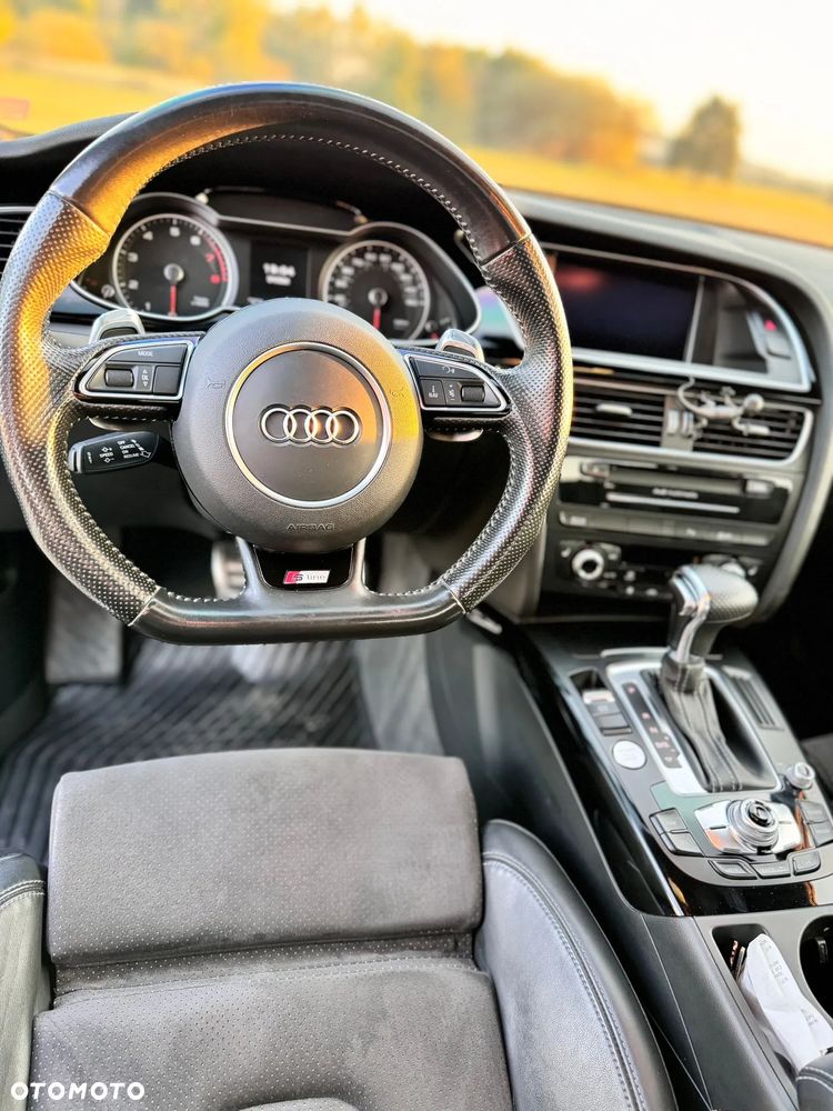 Audi A4 Limousine - 4