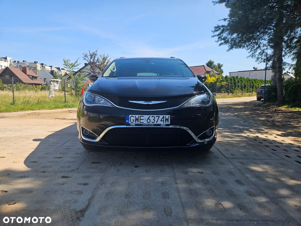 Chrysler Pacifica - 11