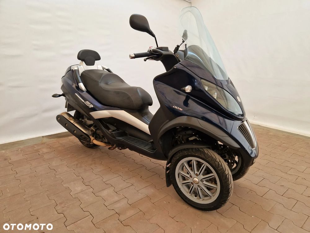 Piaggio MP-3 - 4