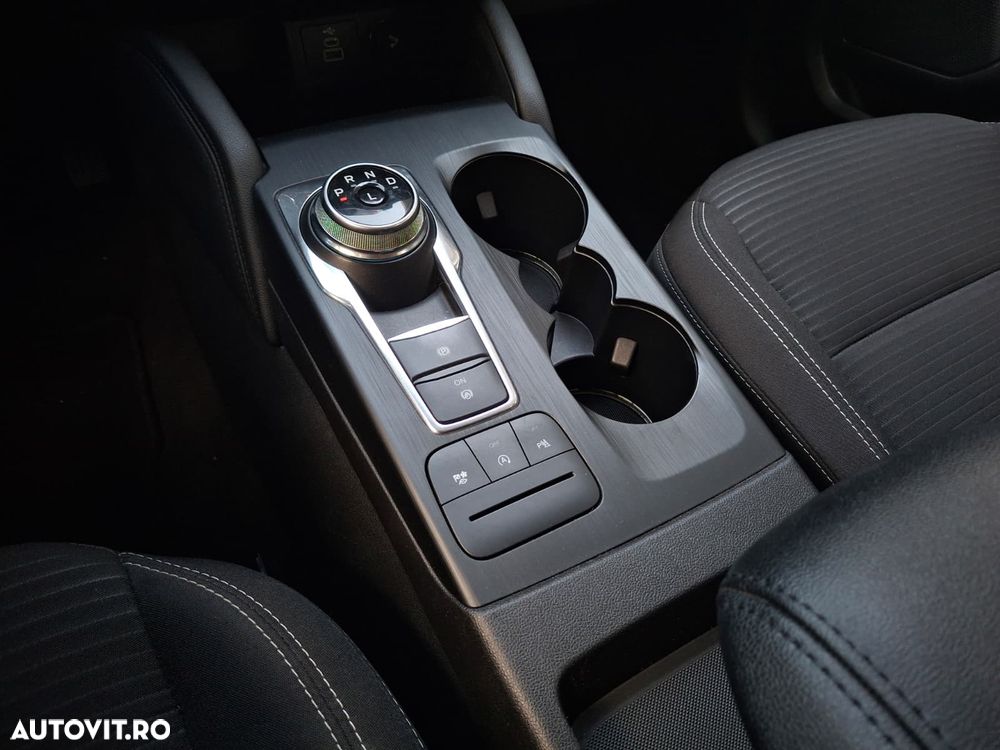 Ford Kuga - 33