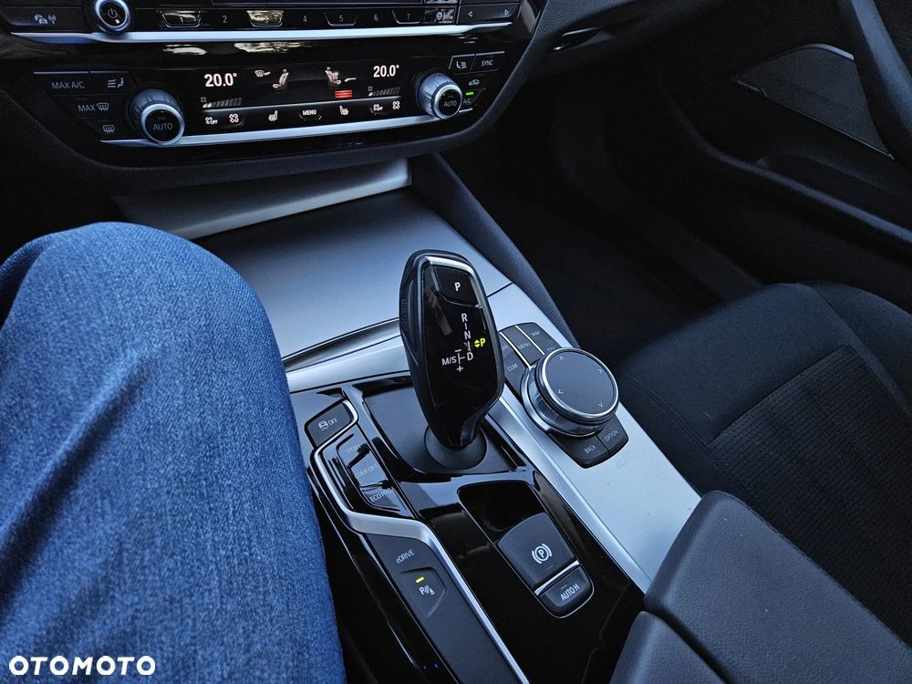 BMW Seria 5 530e iPerformance Luxury Line - 14