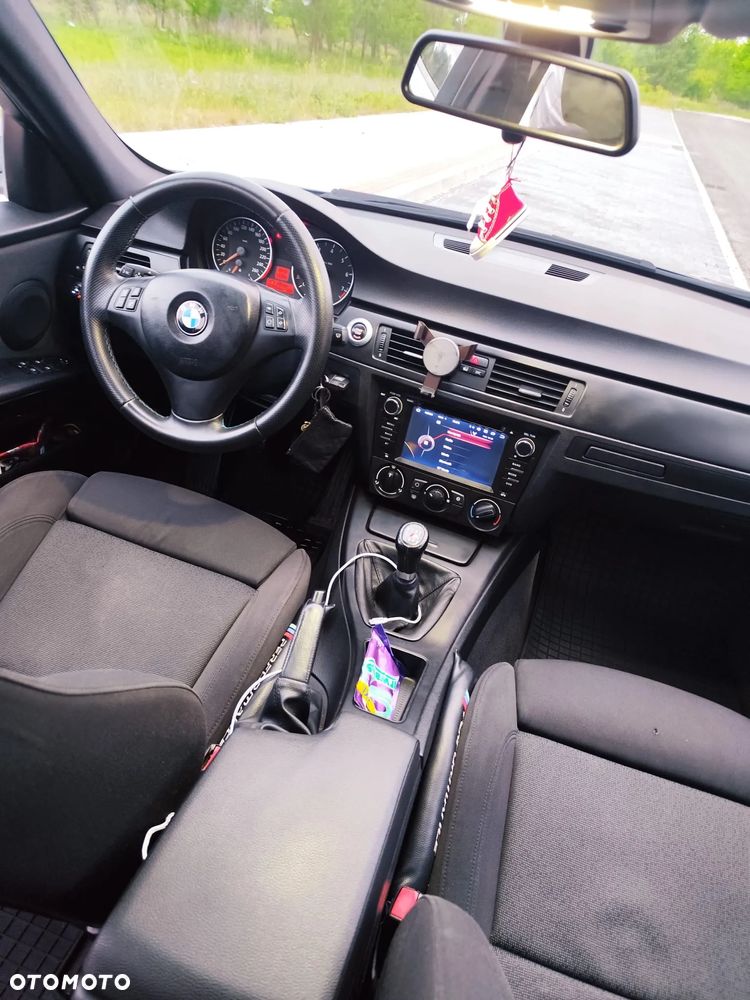 BMW Seria 3 325i - 14