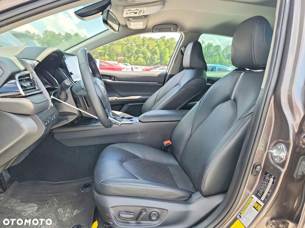 Toyota Camry - 8