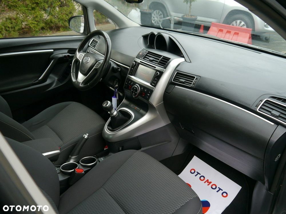 Toyota Verso 1.6 D-4D Premium - 19