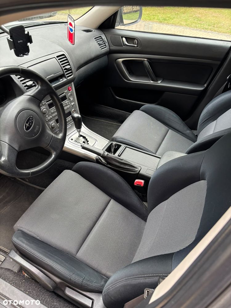 Subaru Legacy - 15