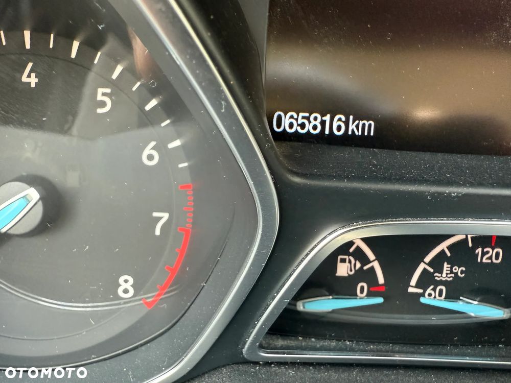 Ford Kuga 1.5 EcoBoost 2x4 Trend - 17