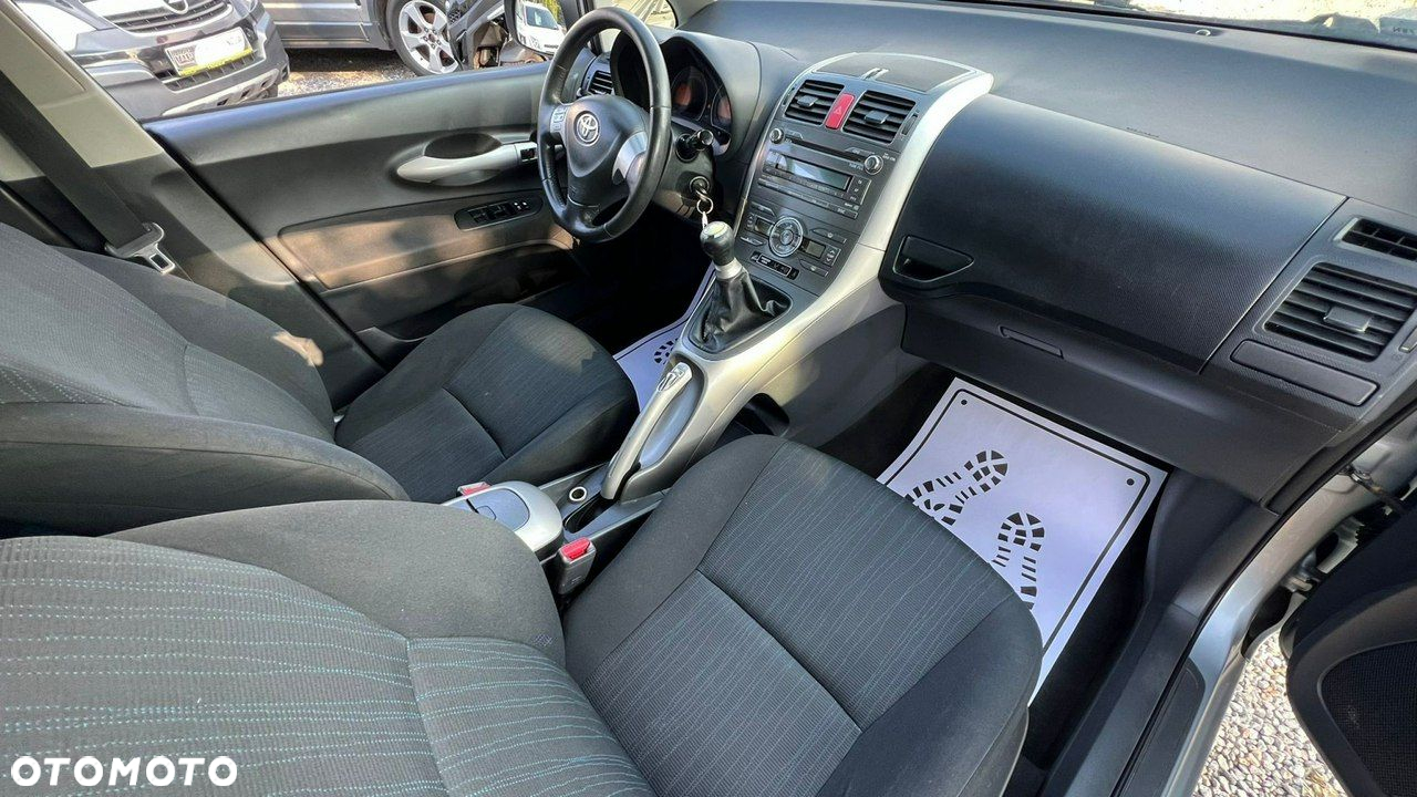 Toyota Auris - 10