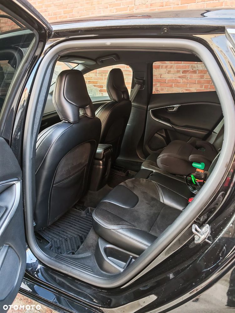 Volvo V40 D3 Drive-E R-Design Momentum - 9
