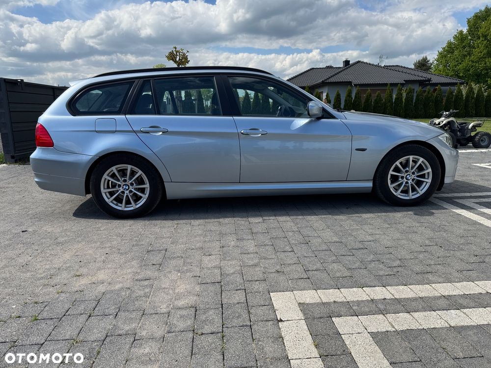 BMW Seria 3 318d DPF Edition Lifestyle - 11