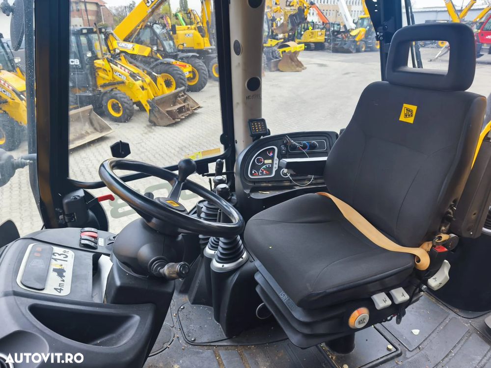 JCB 3CX - 9