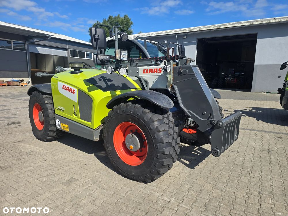 Claas Scorpion  7055 - 2