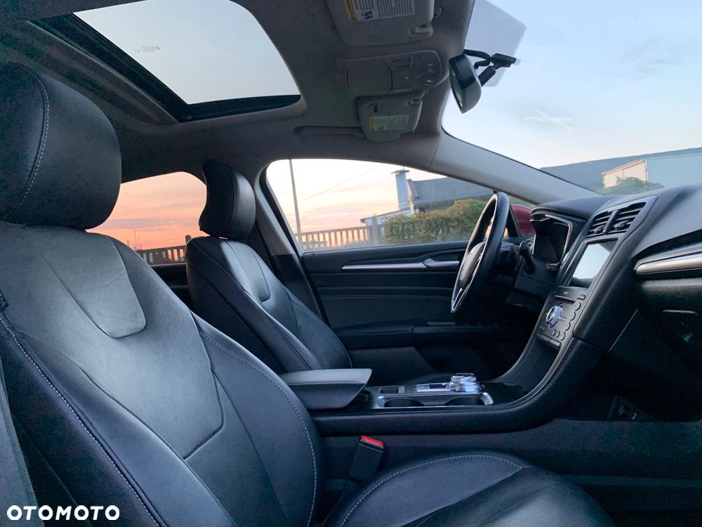 Ford Mondeo 2.0 EcoBoost Titanium - 23