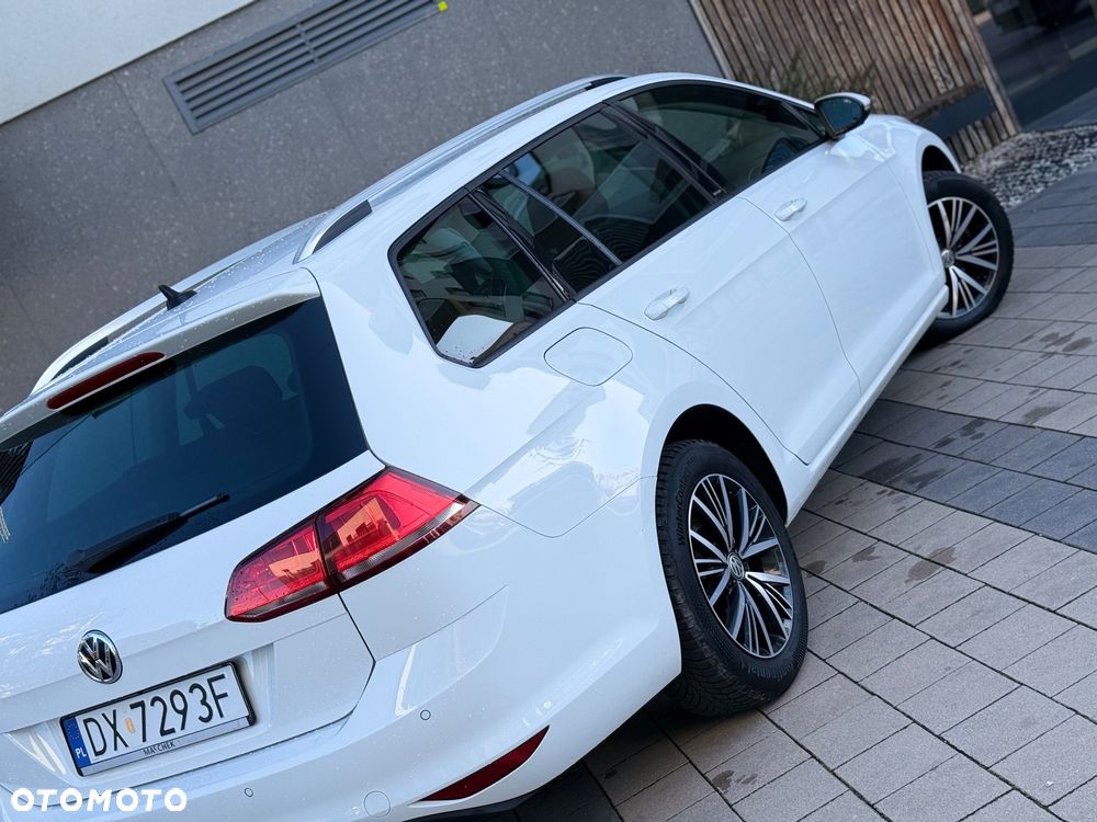 Volkswagen Golf - 36