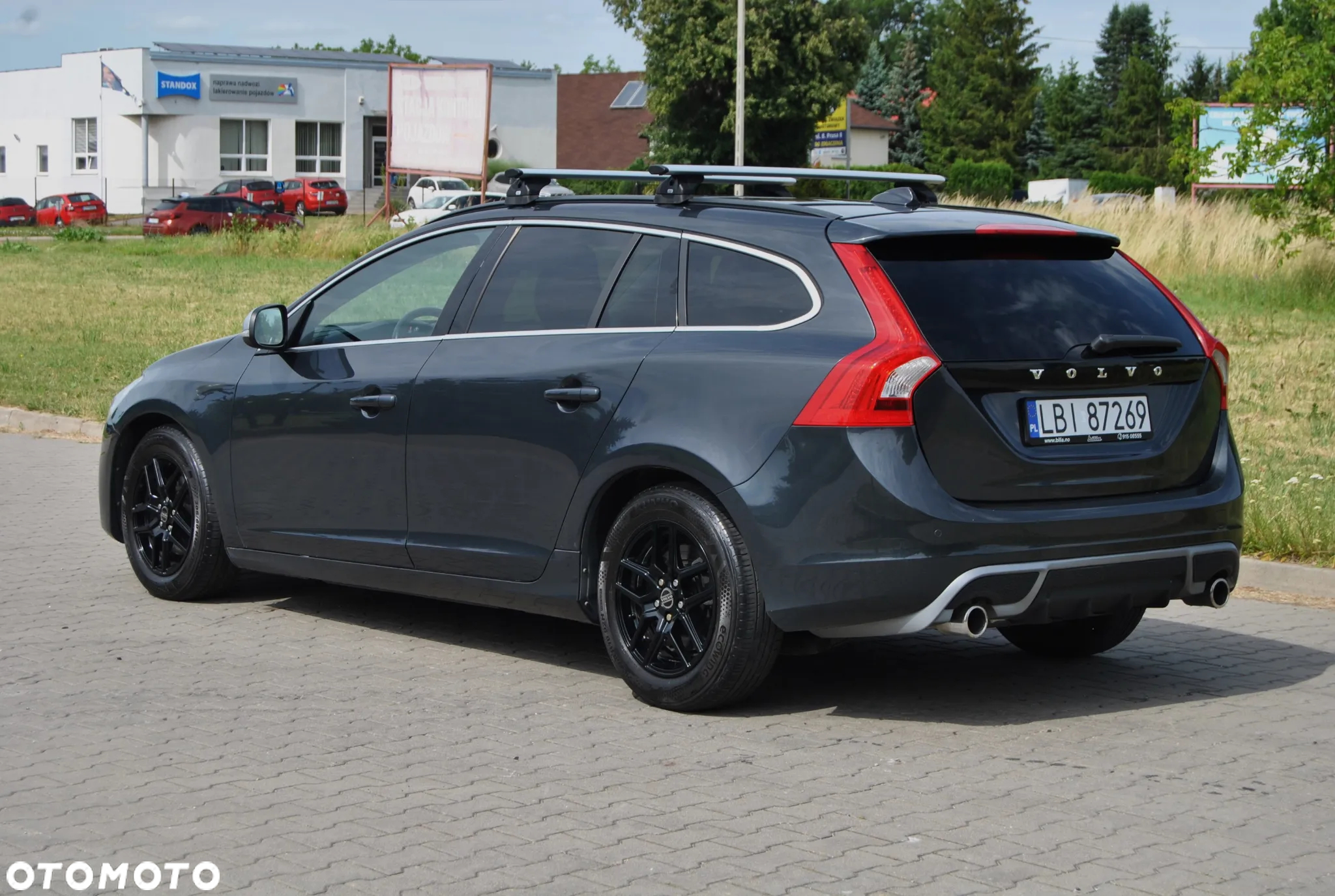 Volvo V60 D2 R-Design - 4
