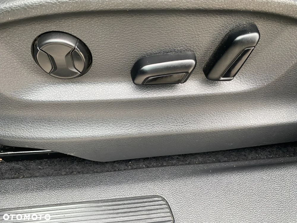 Volkswagen Touran 2.0 TDI SCR (BlueMotion Technology) DSG Highline - 15