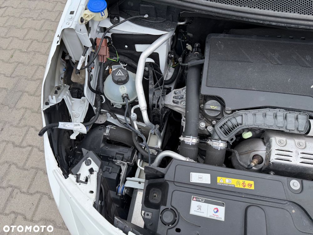 Peugeot 3008 PureTech 130 Stop & Start GPF EAT8 Allure - 29