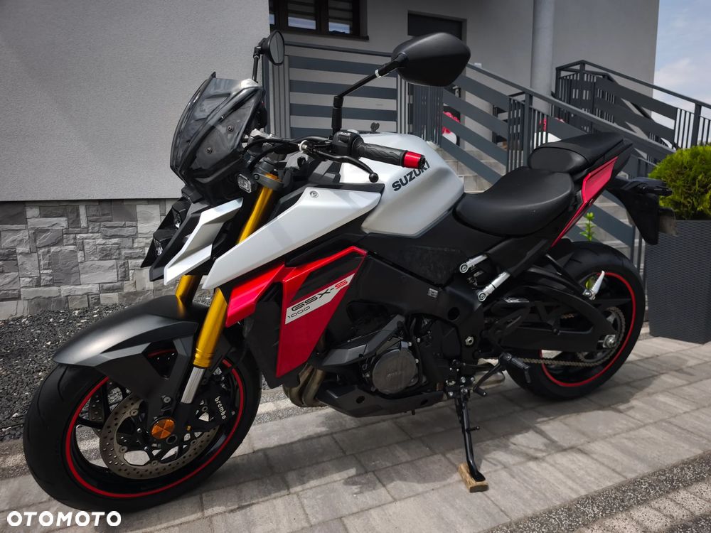 Suzuki GSX - 4