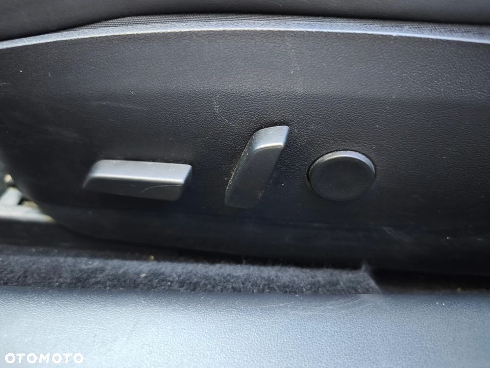Tesla Model 3 Standard Reichweite Plus Hinterradantrieb - 9