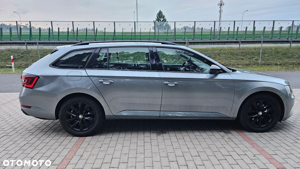 Skoda Superb 2.0 TDI DSG Ambition - 4