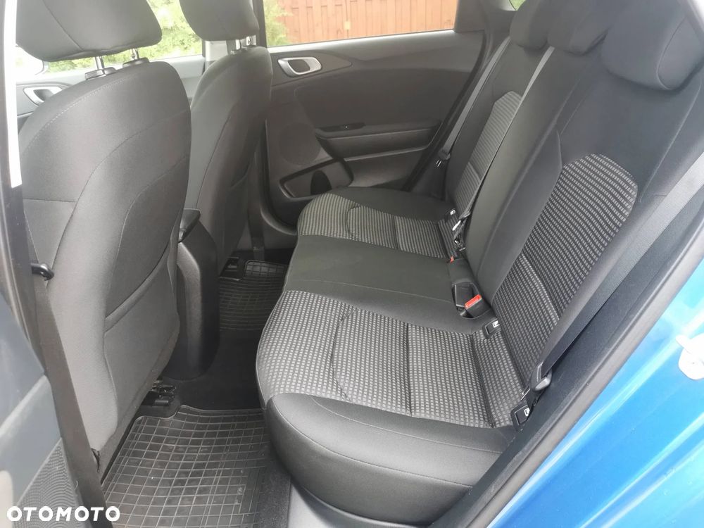 Kia Ceed 1.4 L - 10