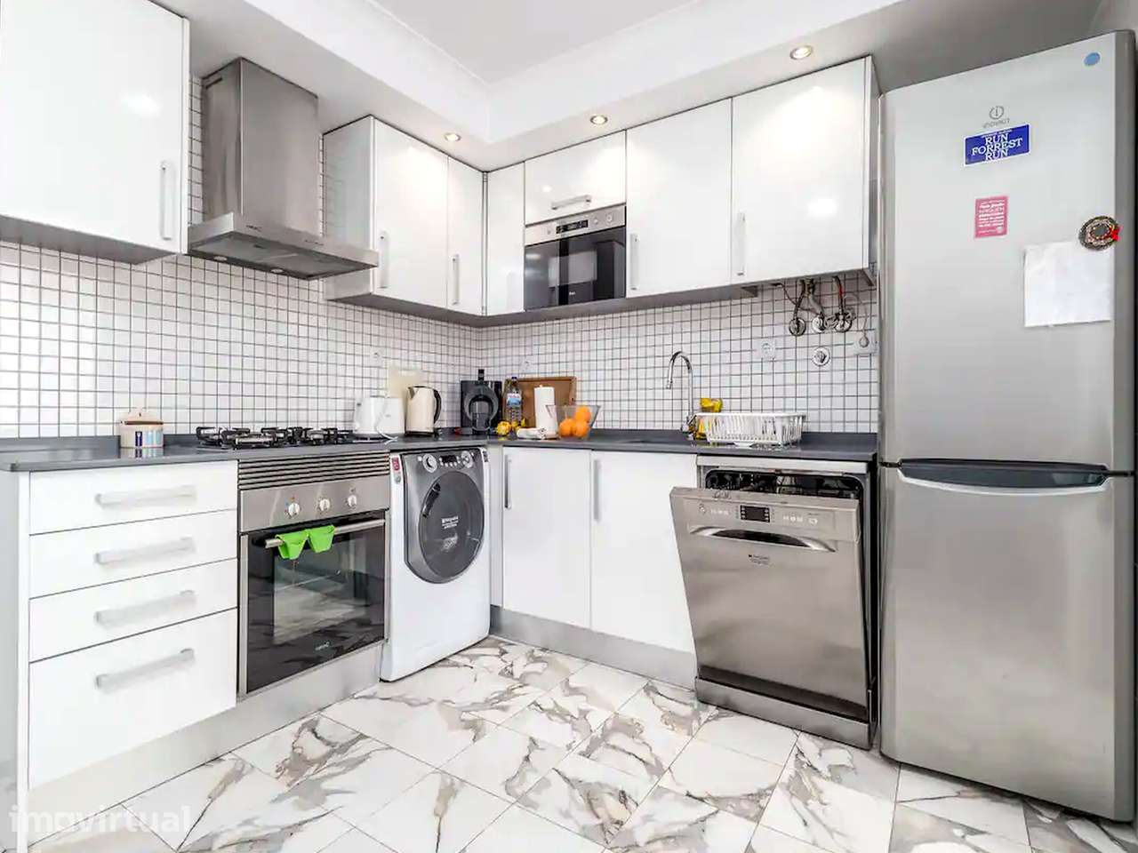 Apartamento T2 em Almada com varanda e ar condicionado - Grande imagem: 2/19