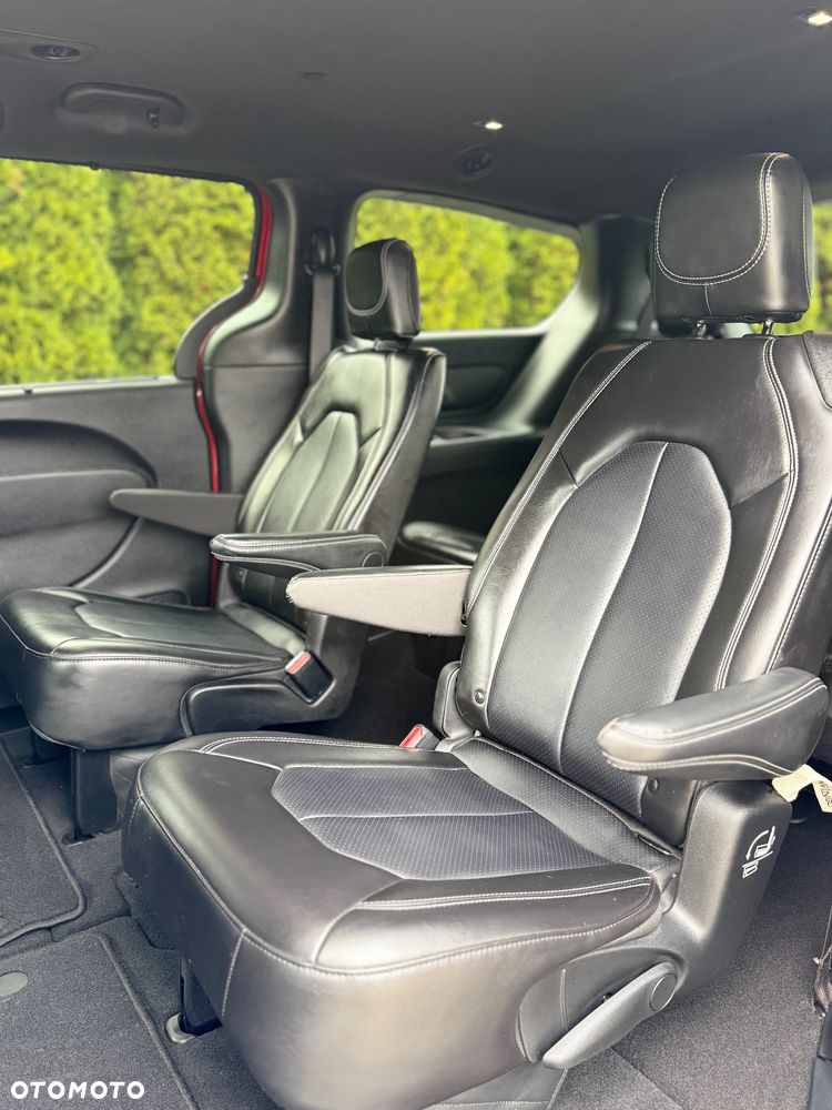 Chrysler Pacifica - 25