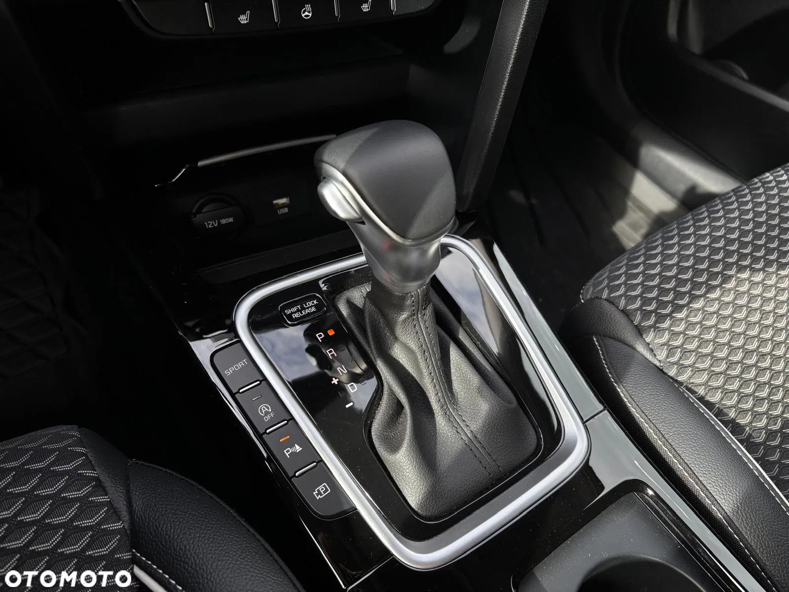 Kia Ceed 1.5 T-GDI Tribute DCT - 10