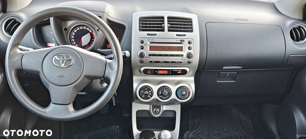 Toyota Urban Cruiser 1.4 D-4D 4x2 Town - 32