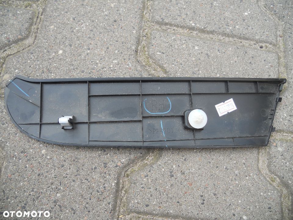 ISUZU D-max ZAŚLEPKA ramki drzwi - 3