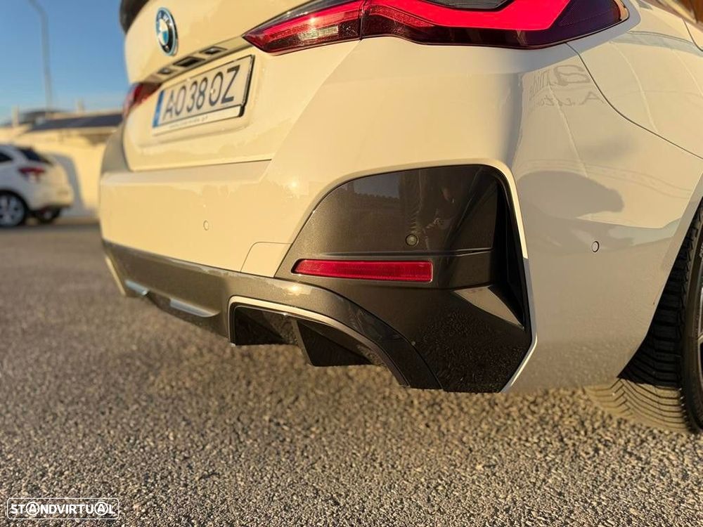 BMW i4 eDrive40 Desportiva M - 36